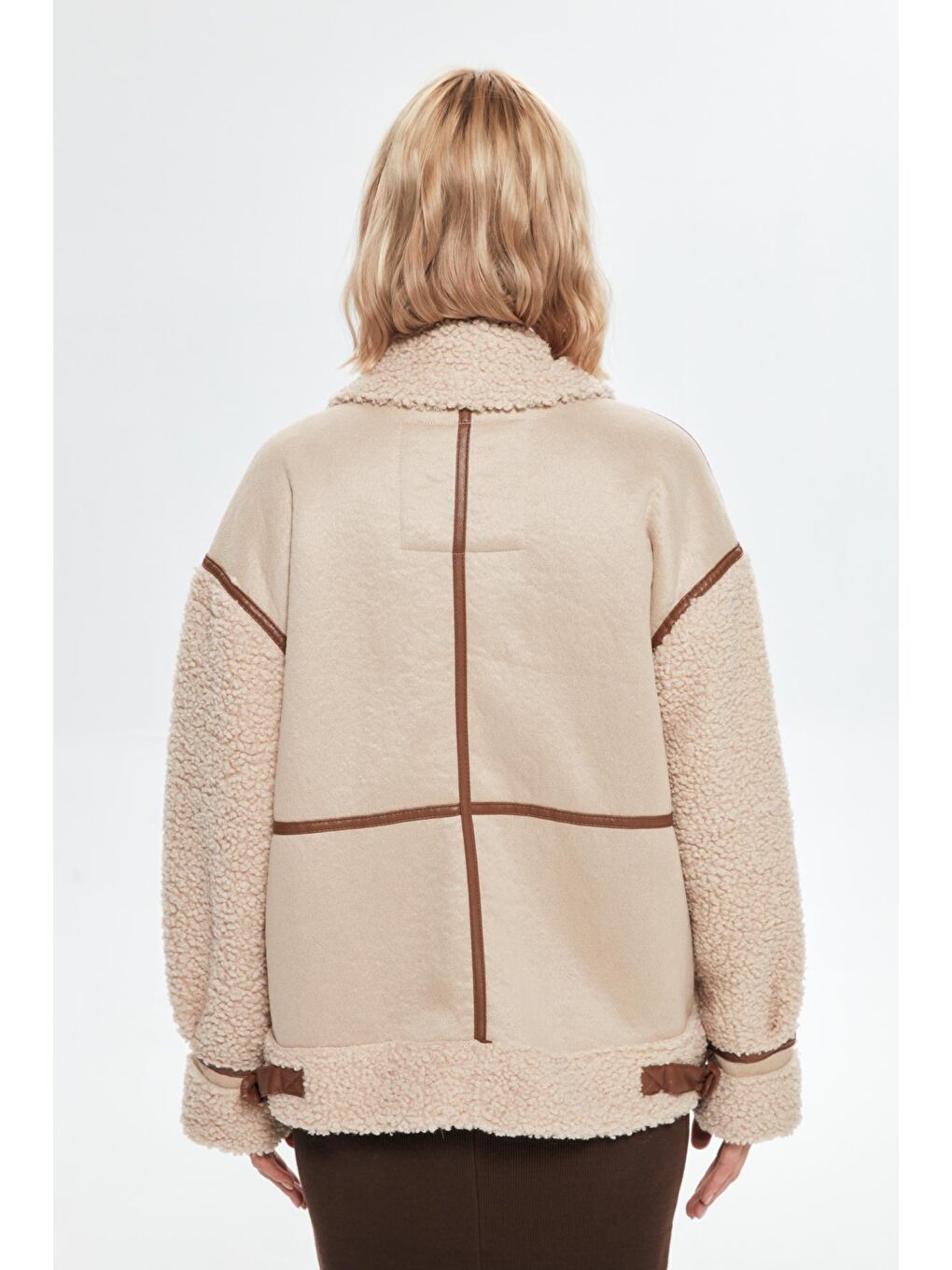 Kolları Peluş Detaylı Kaşe Kısa Kaban Bej-4