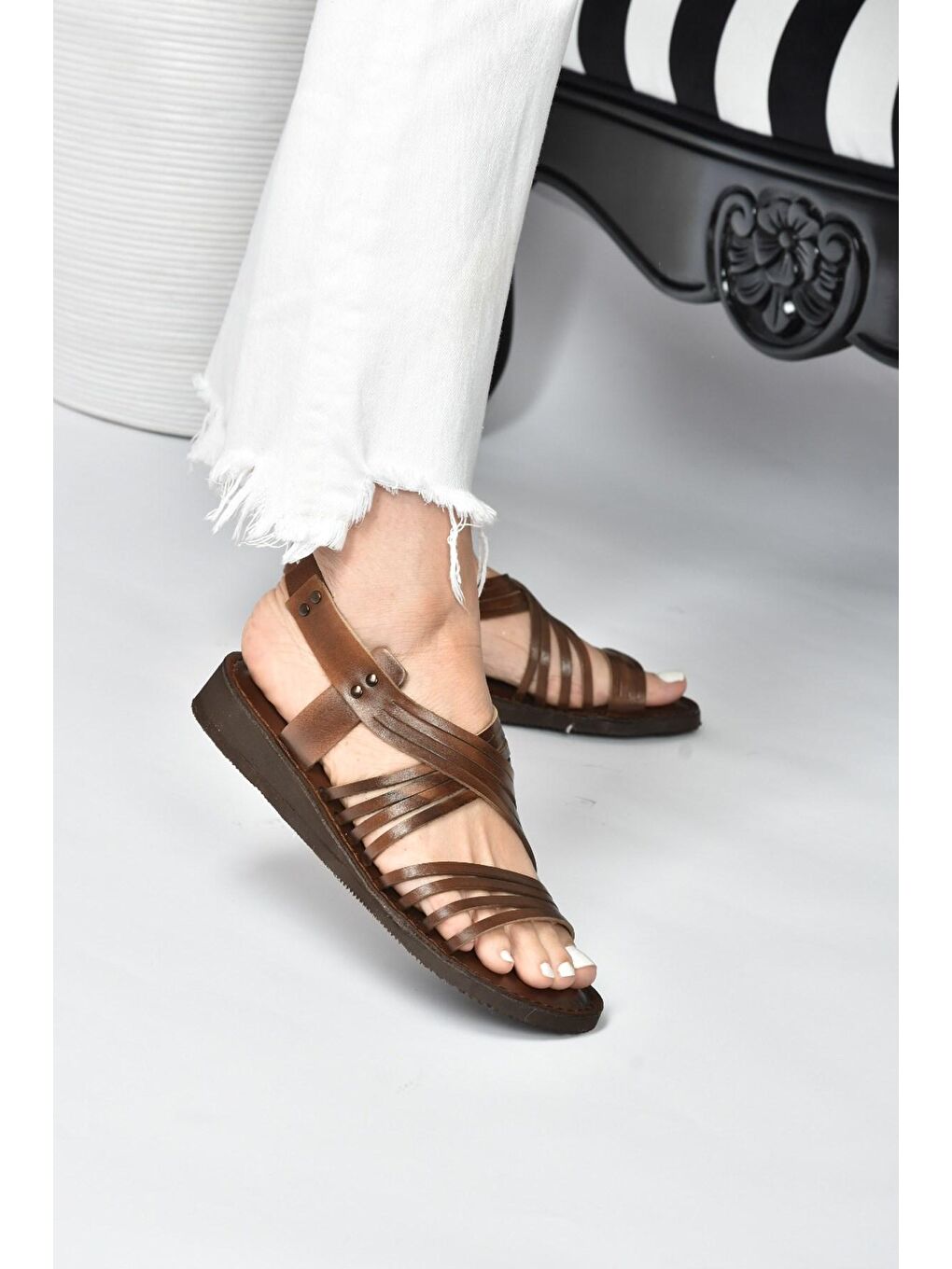 Kahverengi Taba Hakiki Deri Kadın Sandalet K374680503