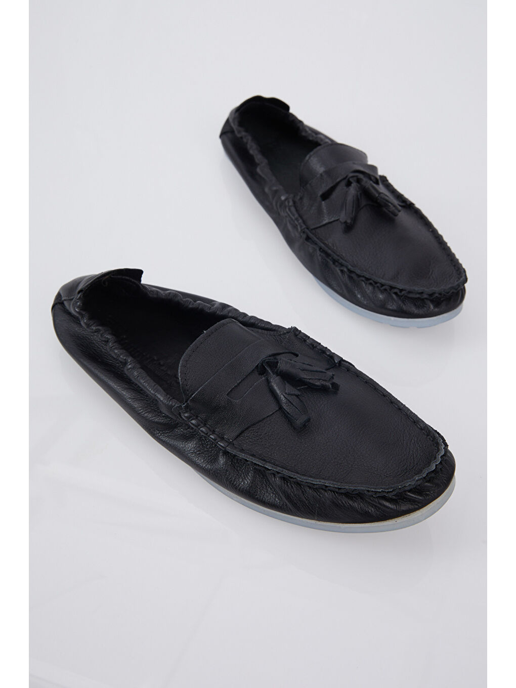 Erkek Siyah Önü Püsküllü Arkası Lastikli Rahat Kalıp Hakiki Deri Loafer-1