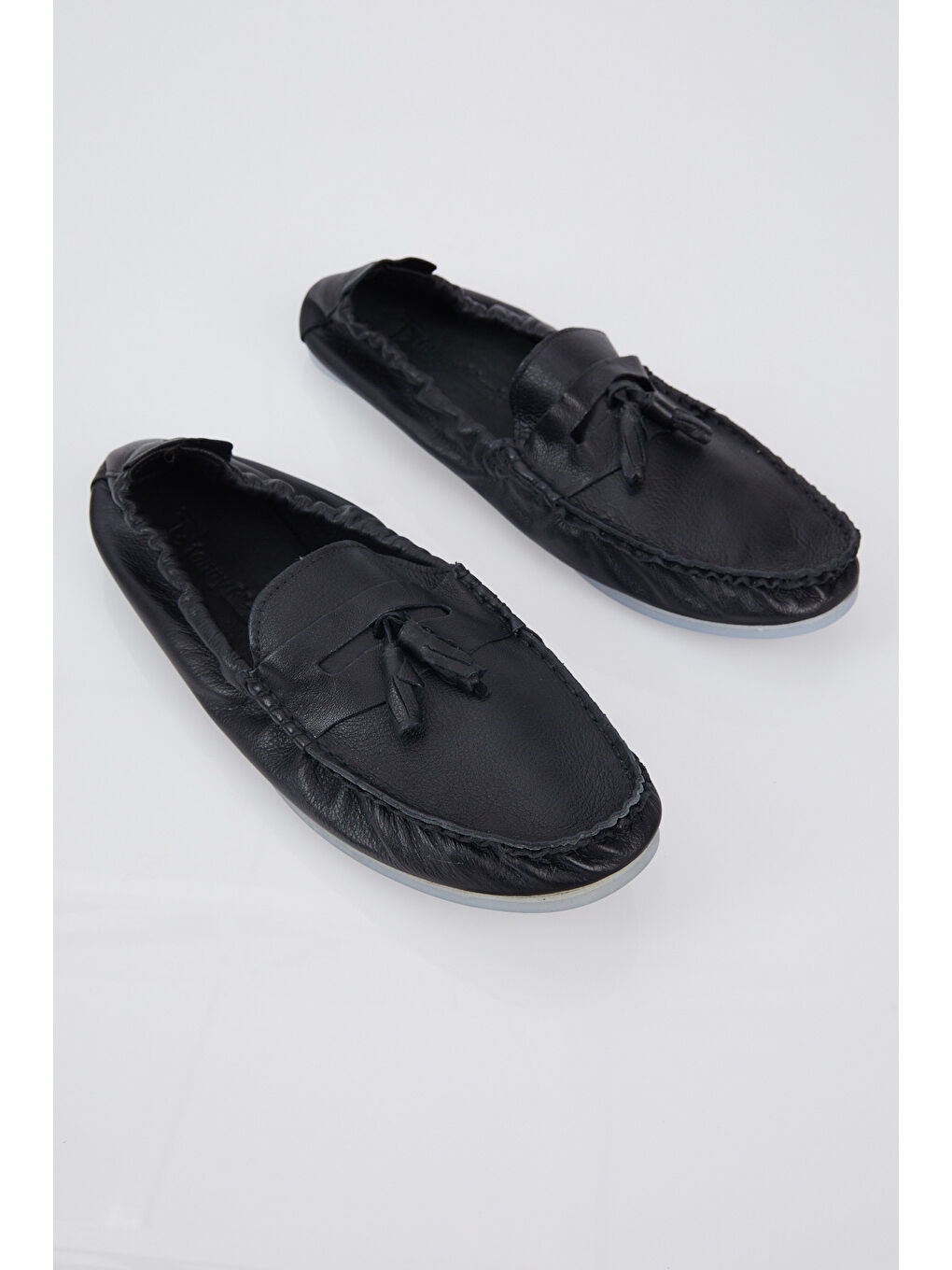 Erkek Siyah Önü Püsküllü Arkası Lastikli Rahat Kalıp Hakiki Deri Loafer-3
