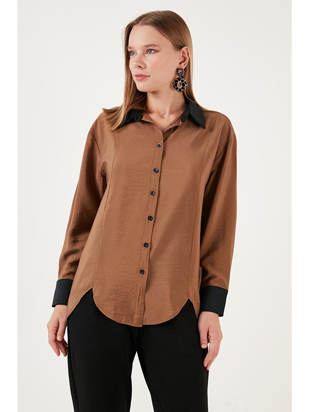 Lela Camel-Kahverengi Asimetrik Kesim Oversize Fit Dokuma Gömlek 611GO0178