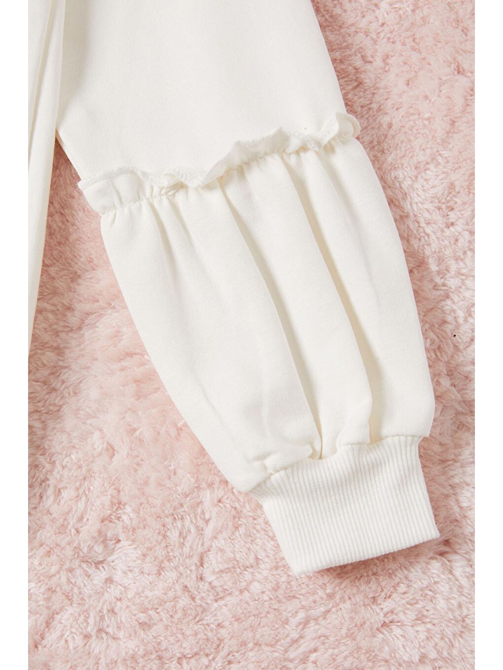 Ekru Renkli Kalp Desenli Payetli Kız Çocuk Sweatshirt 16692-2