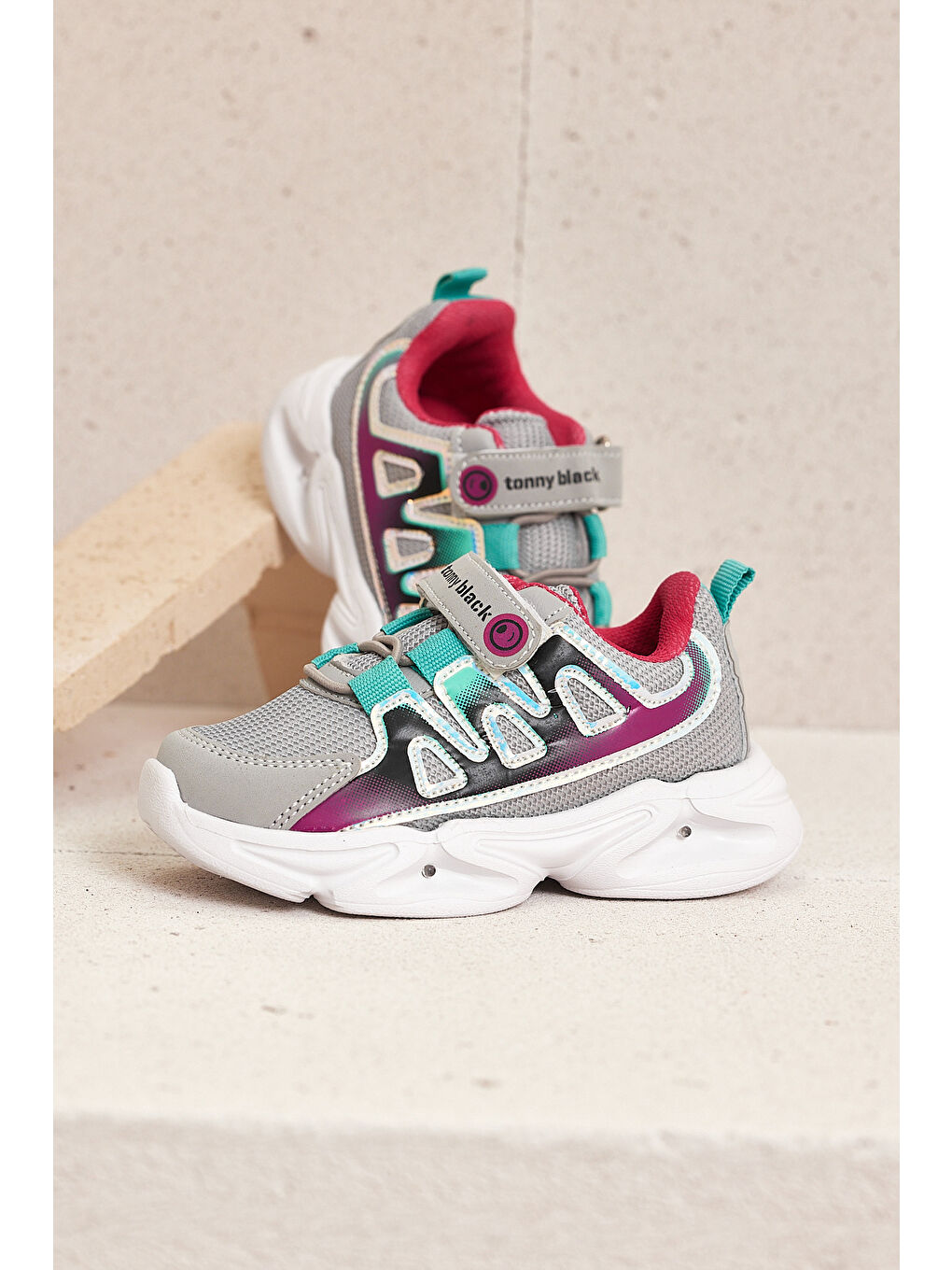 Gri Çocuk Unisex Buz Fuşya Rahat Kalıp Işıklı Cırtlı Ayakkabı-3
