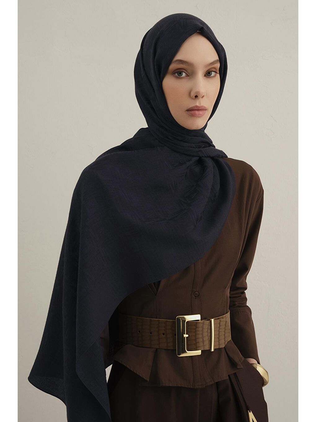 Siyah Lyocell Naia Kare Monogram Şal 6 03