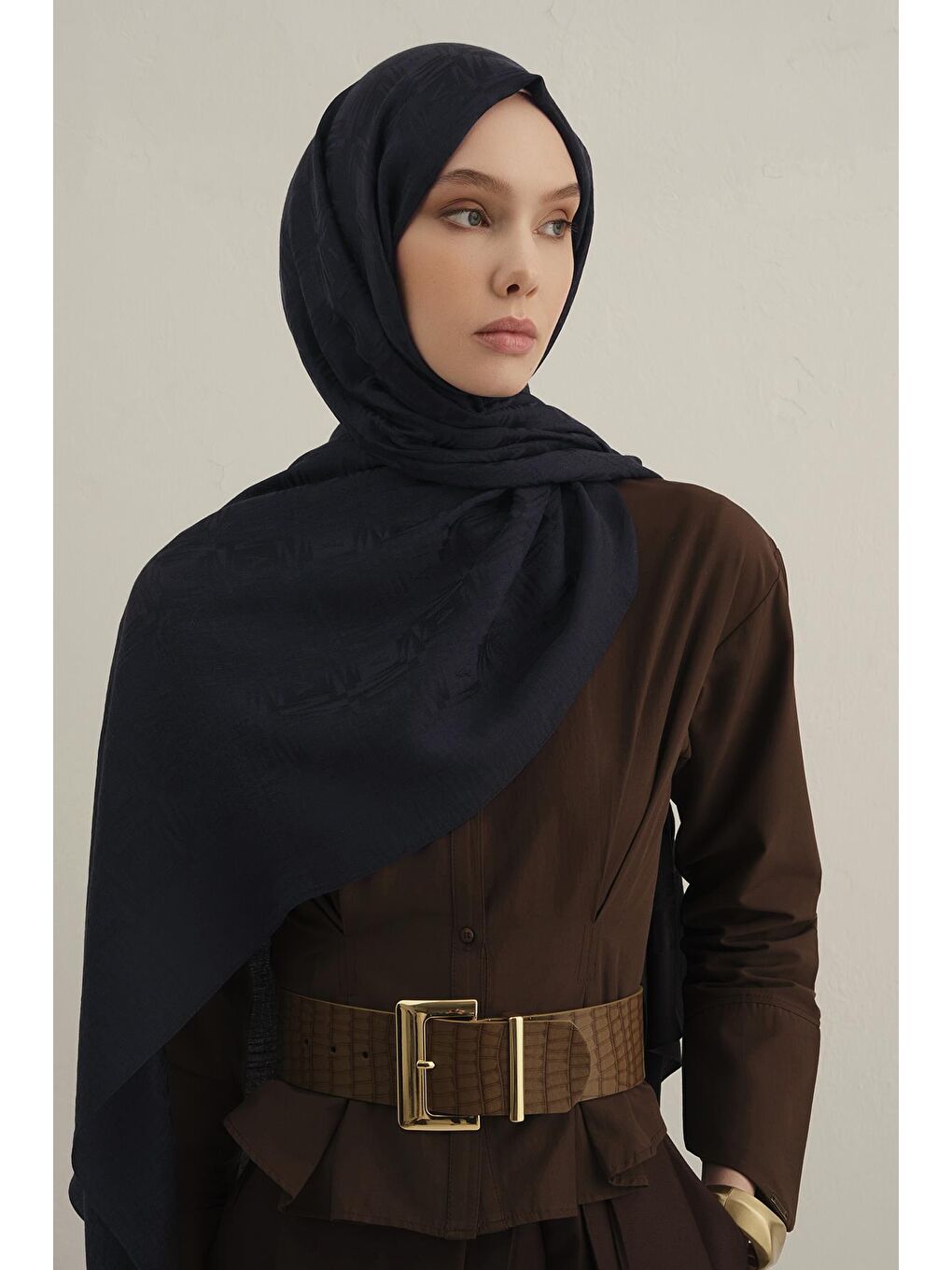 Siyah Lyocell Naia Kare Monogram Şal 6 03-2