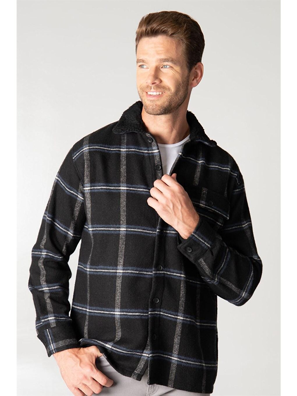 Siyah Peluş Yaka Erkek Renkli Gömlek-1