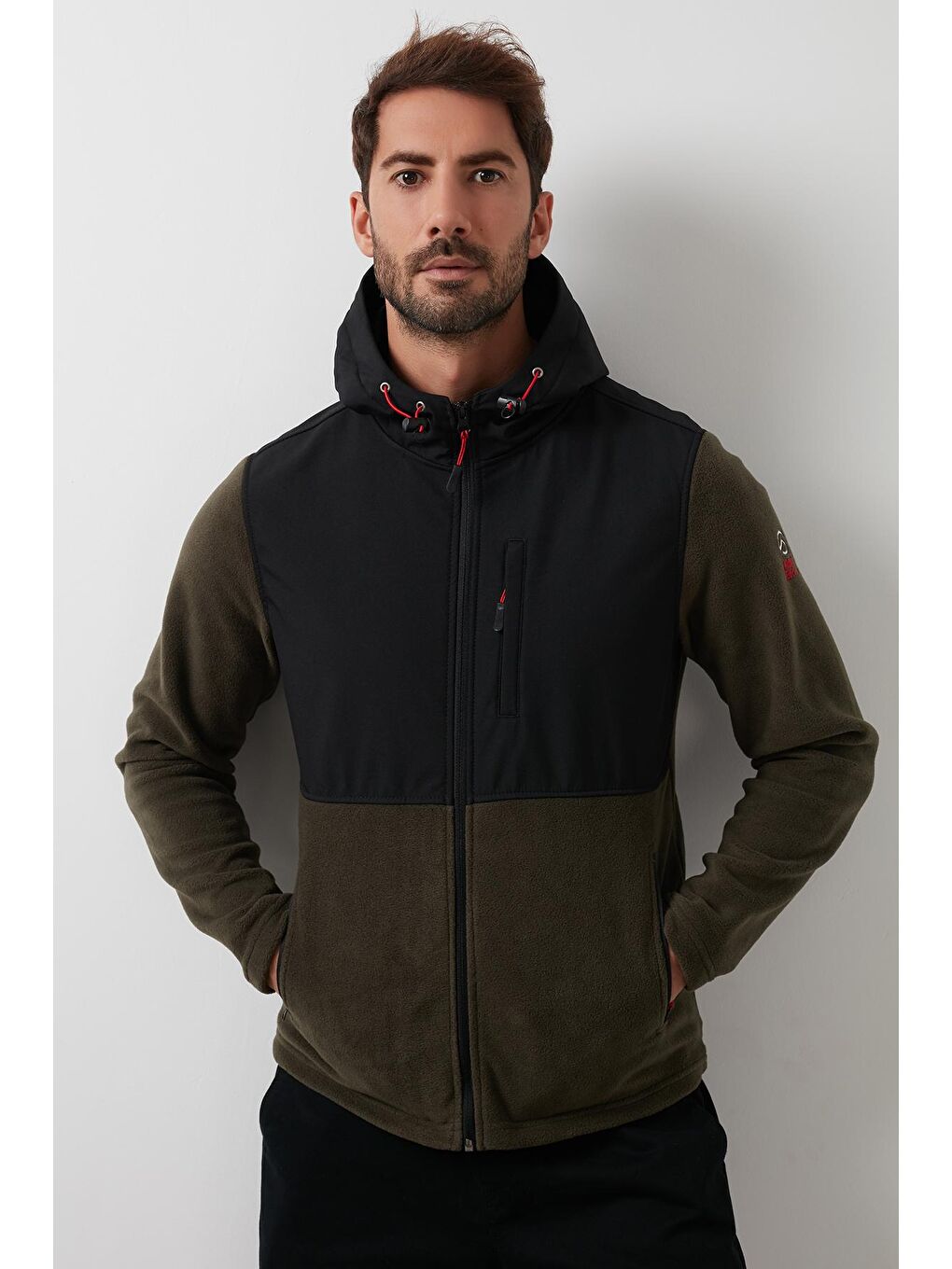 Siyah Kapüşonlu Dik Yaka Şardonlu Slim Fit Erkek Sweatshirt 5655268-3