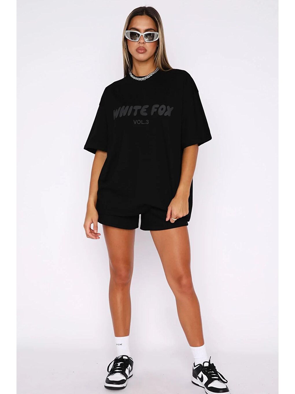 Siyah Baskılı Bisiklet Yaka Kadın Tişört MG1706-1