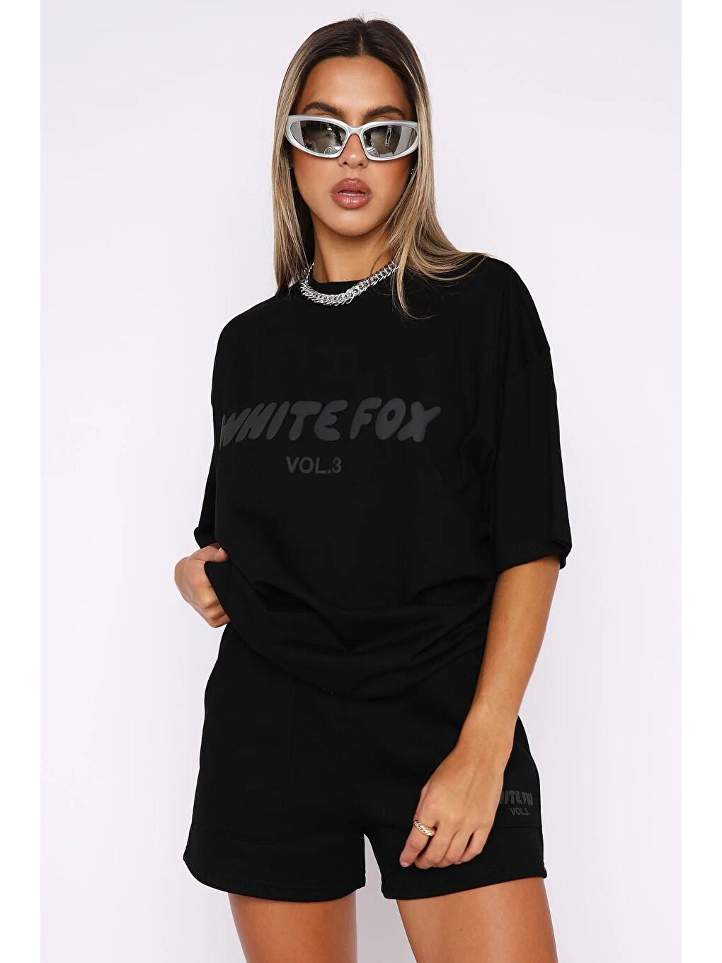 Siyah Baskılı Bisiklet Yaka Kadın Tişört MG1706-3