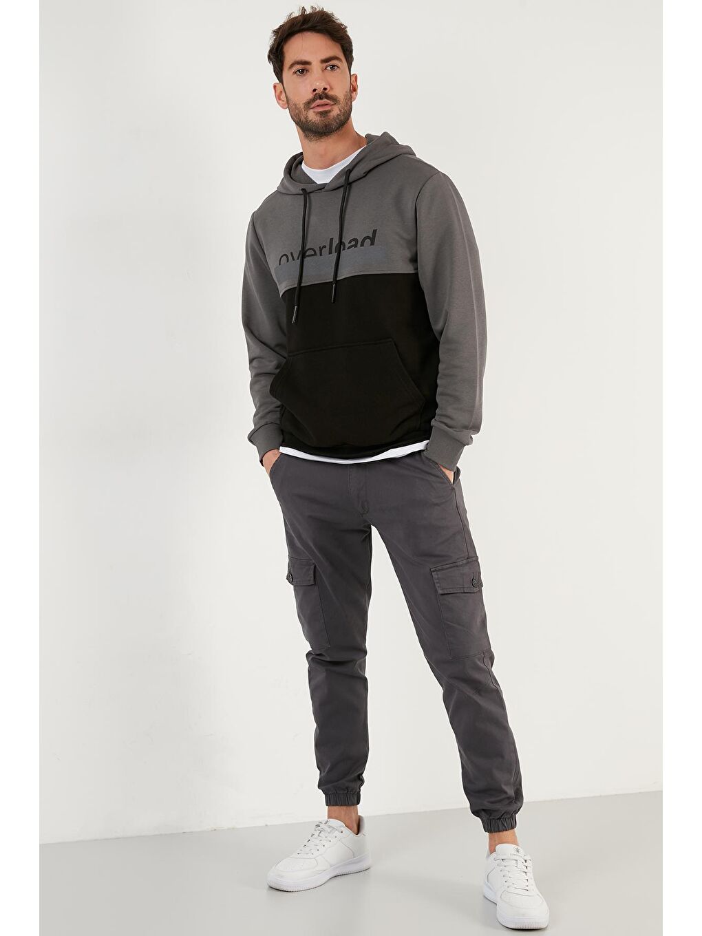 Siyah Pamuklu Kanguru Cepli Renk Blok Detaylı Kapüşonlu Erkek Sweatshirt 5905231-3