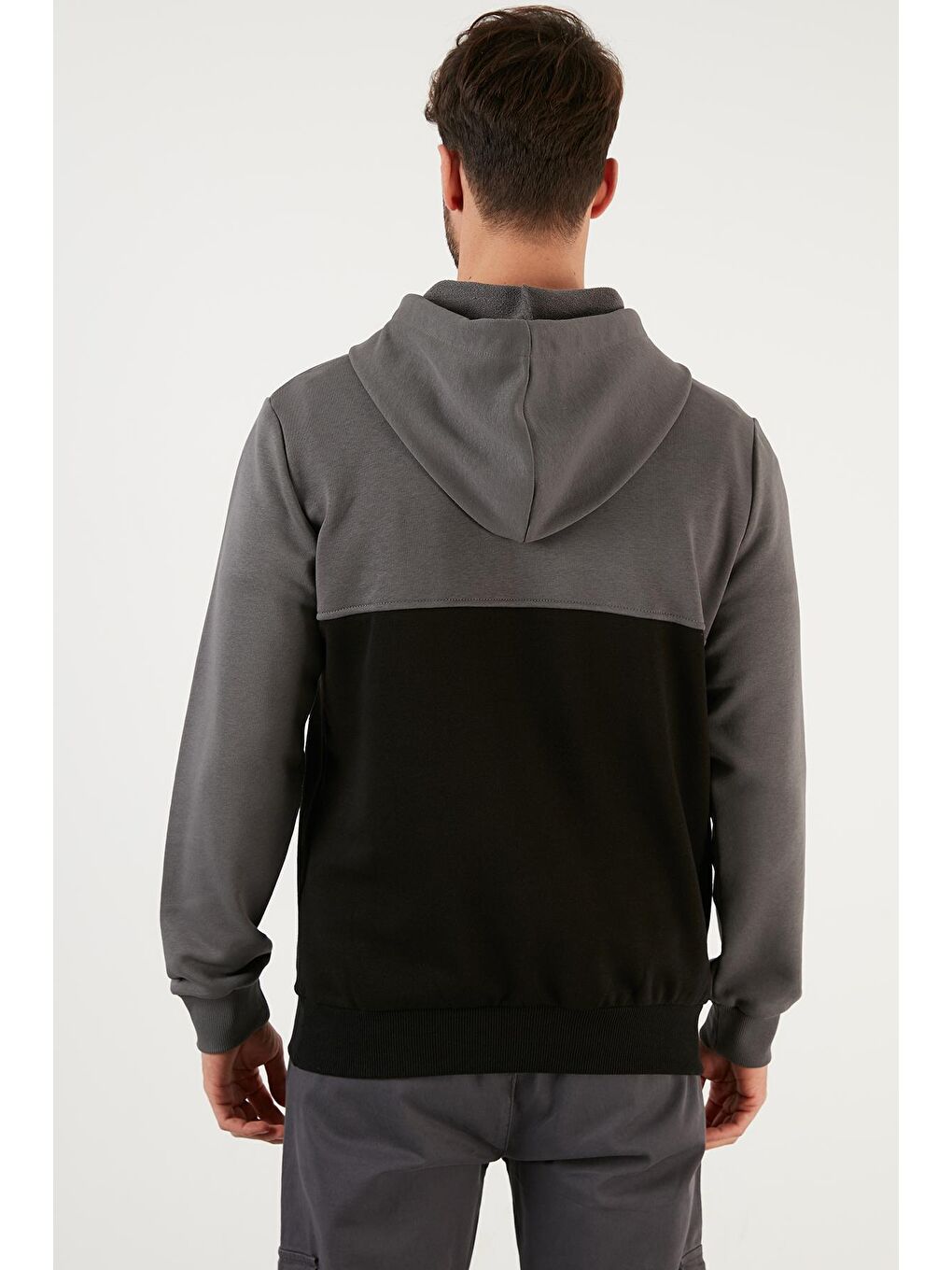 Siyah Pamuklu Kanguru Cepli Renk Blok Detaylı Kapüşonlu Erkek Sweatshirt 5905231-4