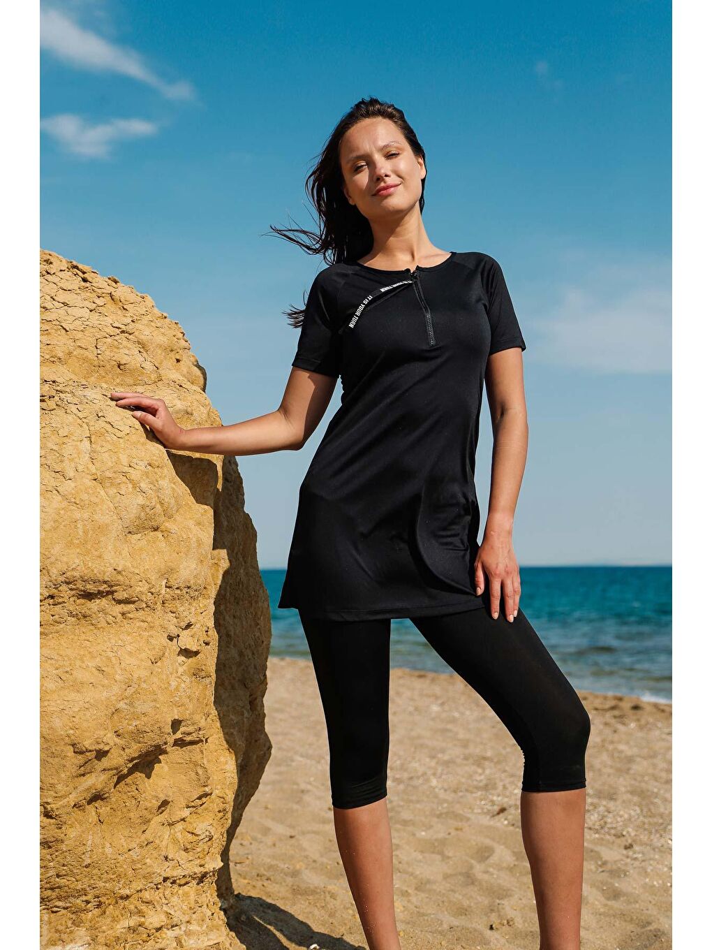 Siyah Yarı Kapalı Mayo R2218