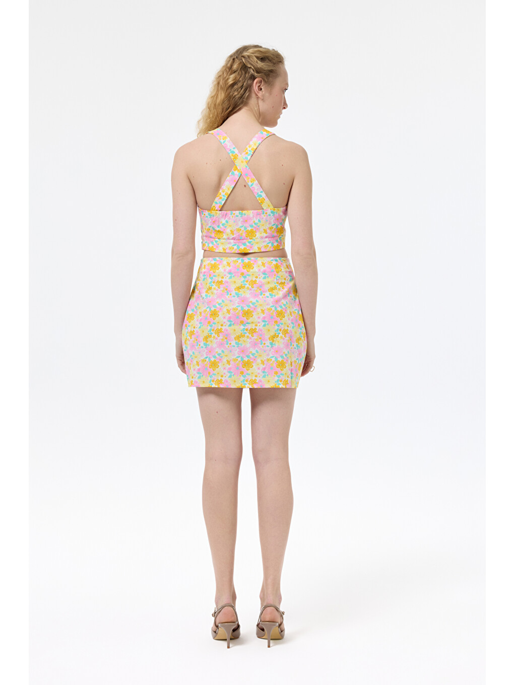 Sırtı Çapraz Çiçekli Crop Bluz Pembe-4