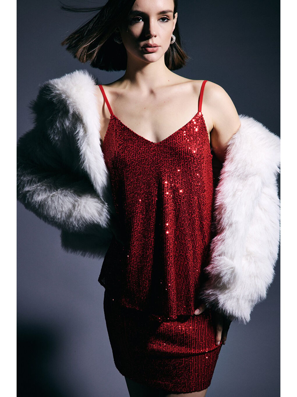 Payet Detaylı Askılı Bluz - Kırmızı-3