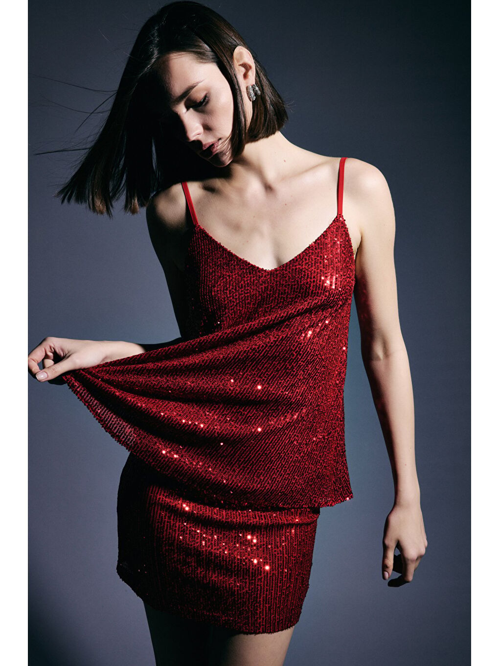 Payet Detaylı Askılı Bluz - Kırmızı-4