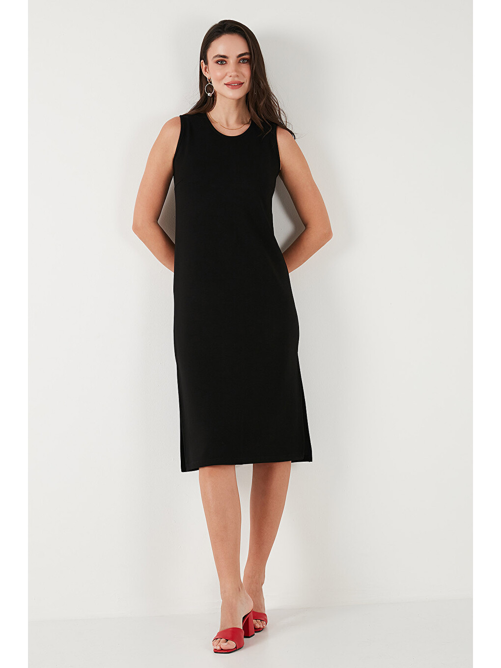 Siyah Regular Fit Bisiklet Yaka Yırtmaç Detaylı Basic Midi Elbise 5866160-3