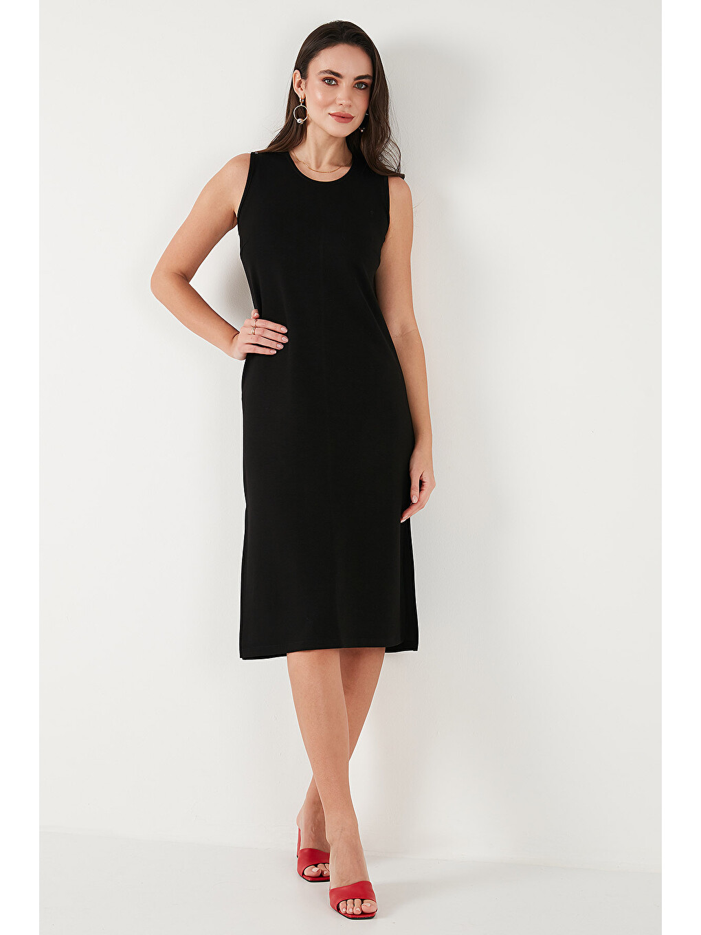 Siyah Regular Fit Bisiklet Yaka Yırtmaç Detaylı Basic Midi Elbise 5866160-4