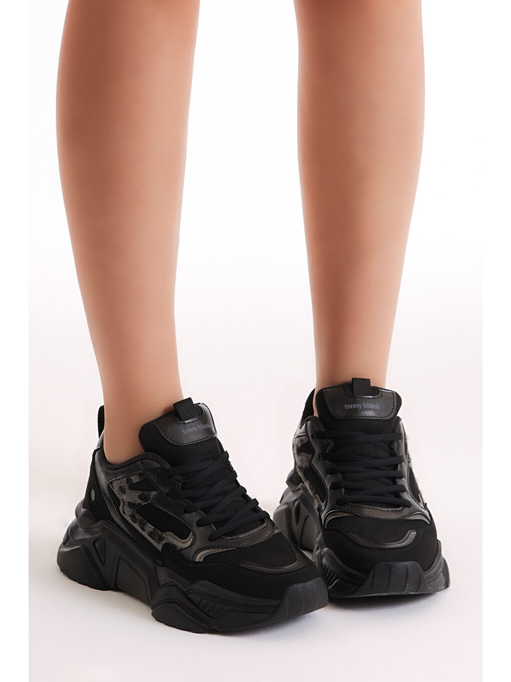 Kadın Siyah Poli Taban Yanı Şerit Detaylı Yüksek Taban Sneaker-1