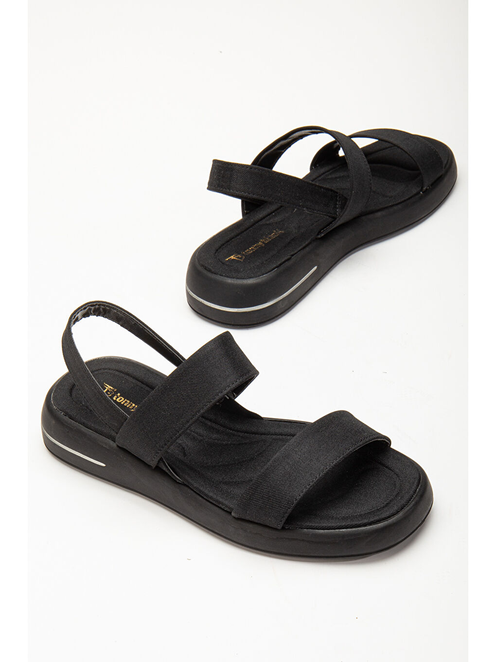 Kadın Siyah Keten Rahat Kalıp Poli Taban Çift Bantlı Sandalet