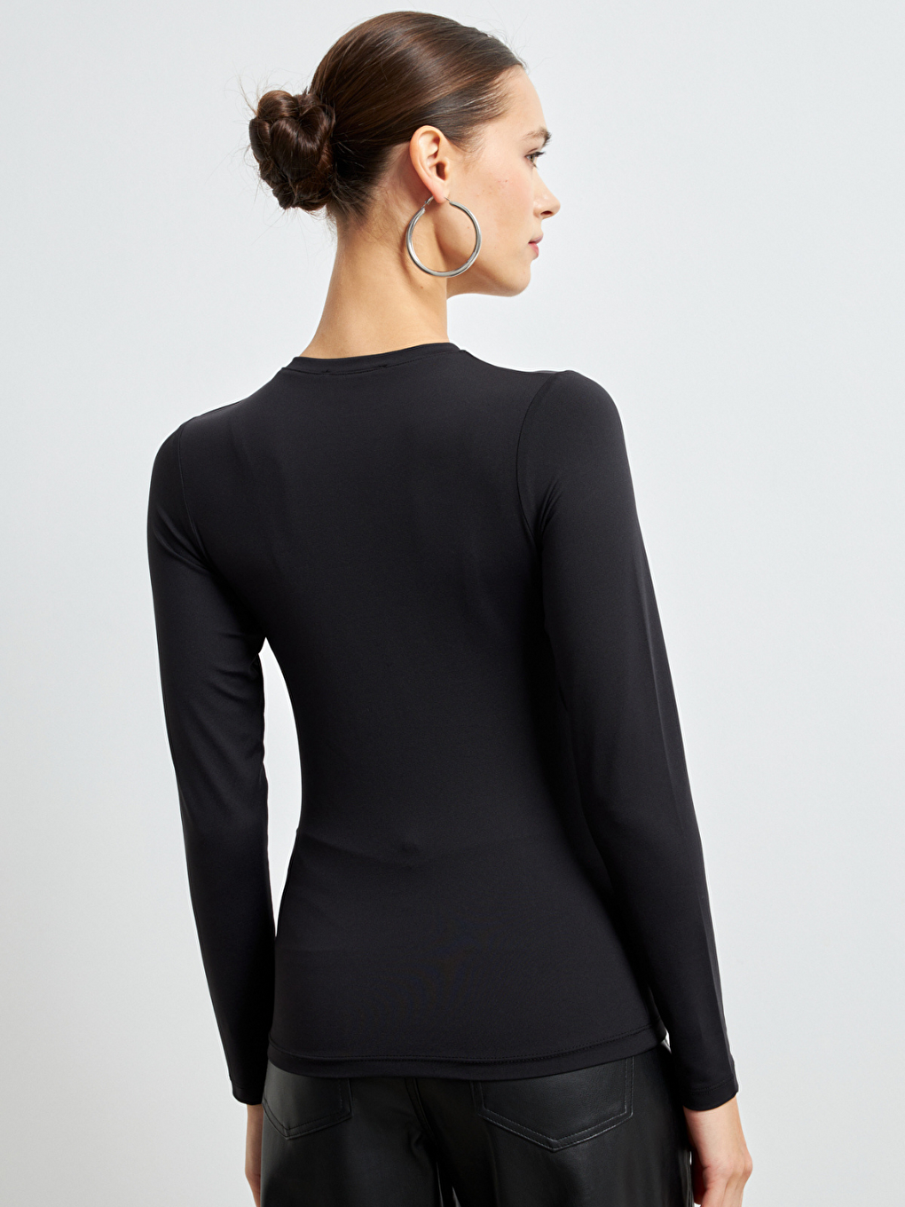 Kadın Siyah Ultra Soft Esnek Bisiklet Yaka Basic Bluz-3