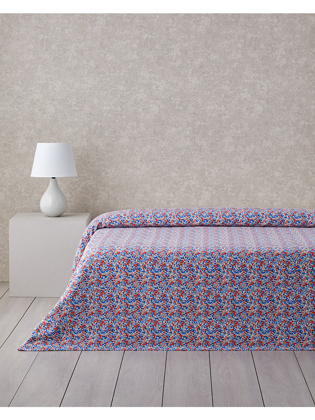 Flower Blast Baskılı Pamuklu Çift Kişilik Pike 200x220 cm Mavi