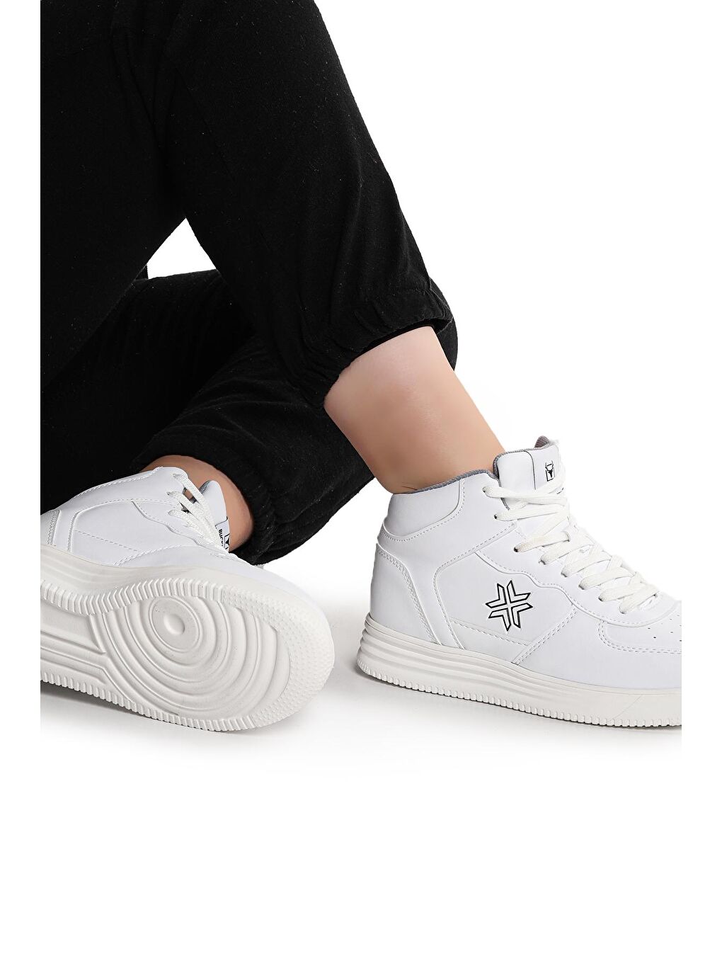 Beyaz Bağcıklı Yürüyüş Kadın Spor Ayakkabı 4197 Base Mid-1