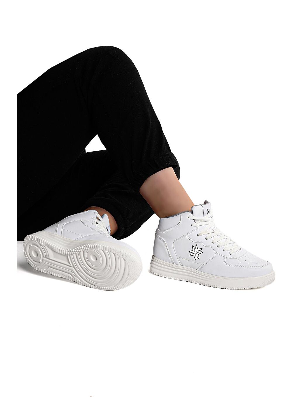 Beyaz Bağcıklı Yürüyüş Kadın Spor Ayakkabı 4197 Base Mid-2