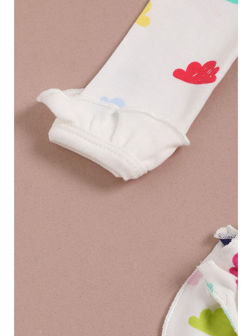 Beyaz Sevimli Bulut Baskılı Kız Bebek Tulum Takımı 16133-2