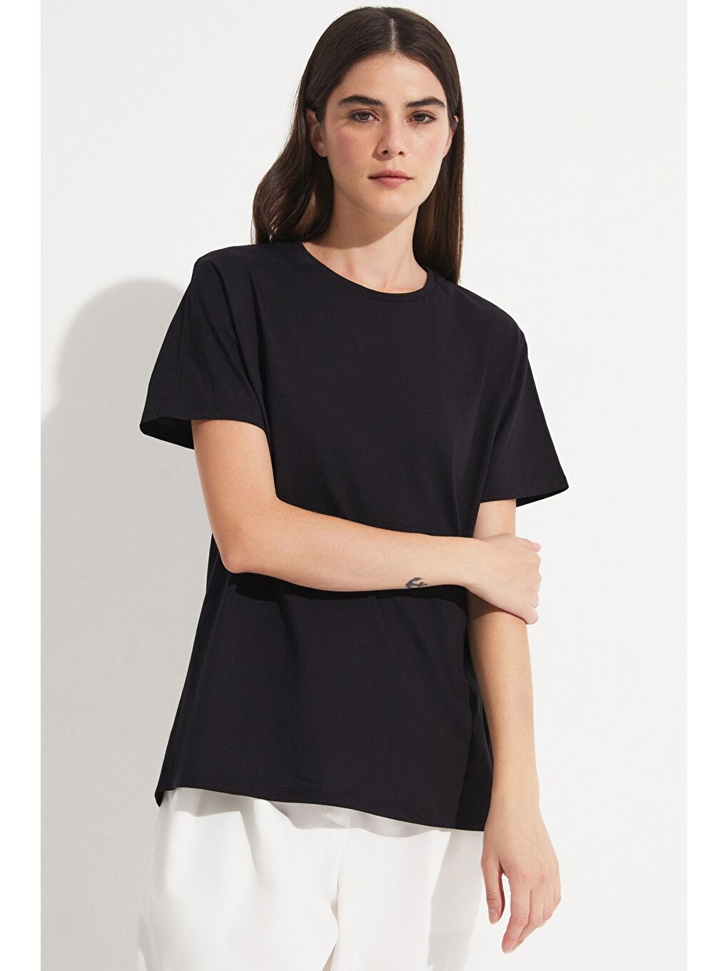 Siyah Pamuk Regular/Normal Kalıp Kısa Kollu Basic Bisiklet Yaka Örme Tişört-3