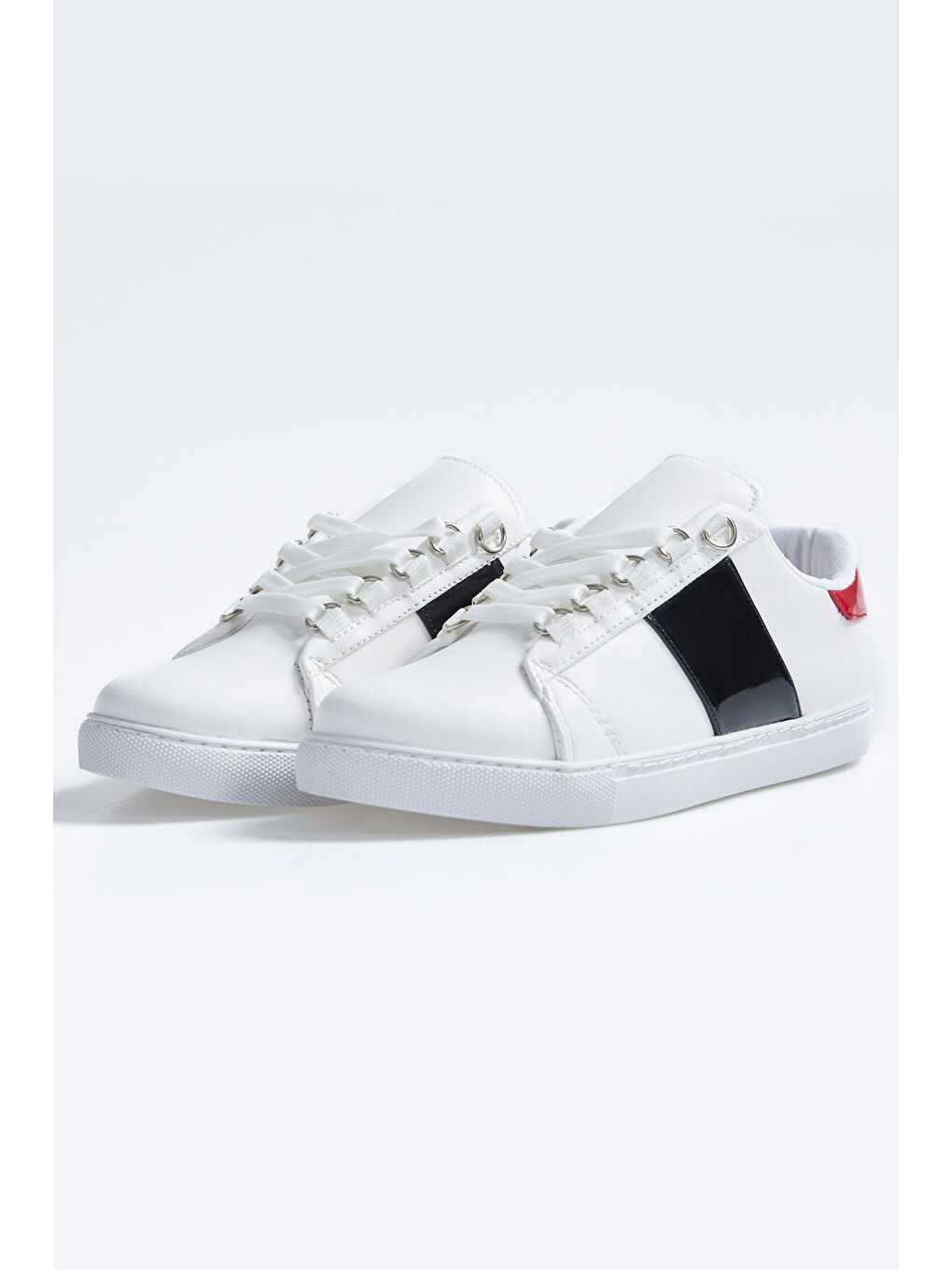 Beyaz - Siyah Bağcıklı Şerit Detaylı Suni Deri Kadın Spor Ayakkabı - 89202-1