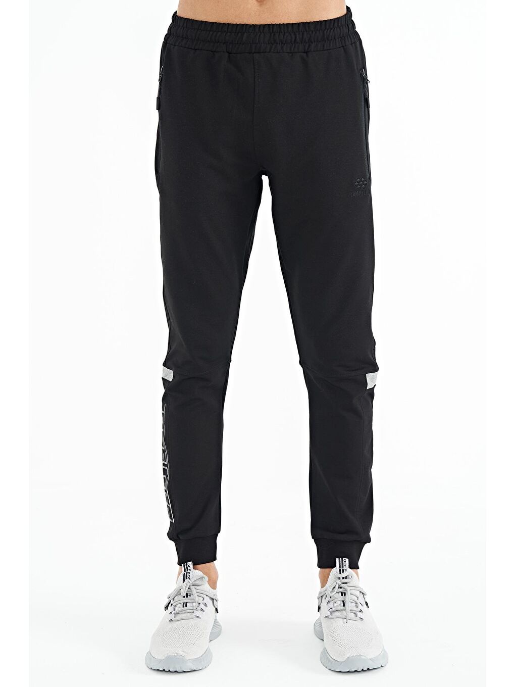 Siyah Fermuar Cep Detaylı Paça Nakışlı Standart Kalıp Erkek Jogger Eşofman Alt - 84962-1