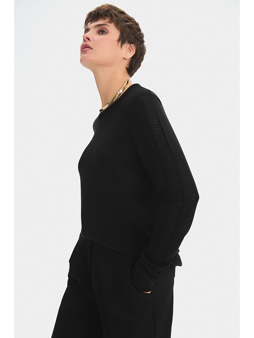 Siyah Kadın Exclusive Viskoz Karışımlı Normal Kalıp Bisiklet Yaka Ajur Detaylı Triko Kazak-2