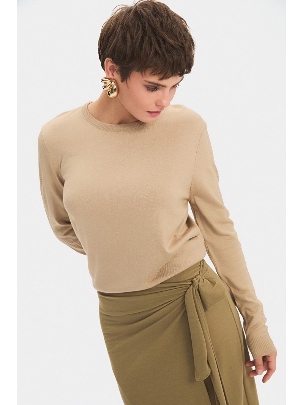 Bej Kadın Exclusive Viskoz Karışımlı Normal Kalıp Bisiklet Yaka Ajur Detaylı Triko Kazak-1