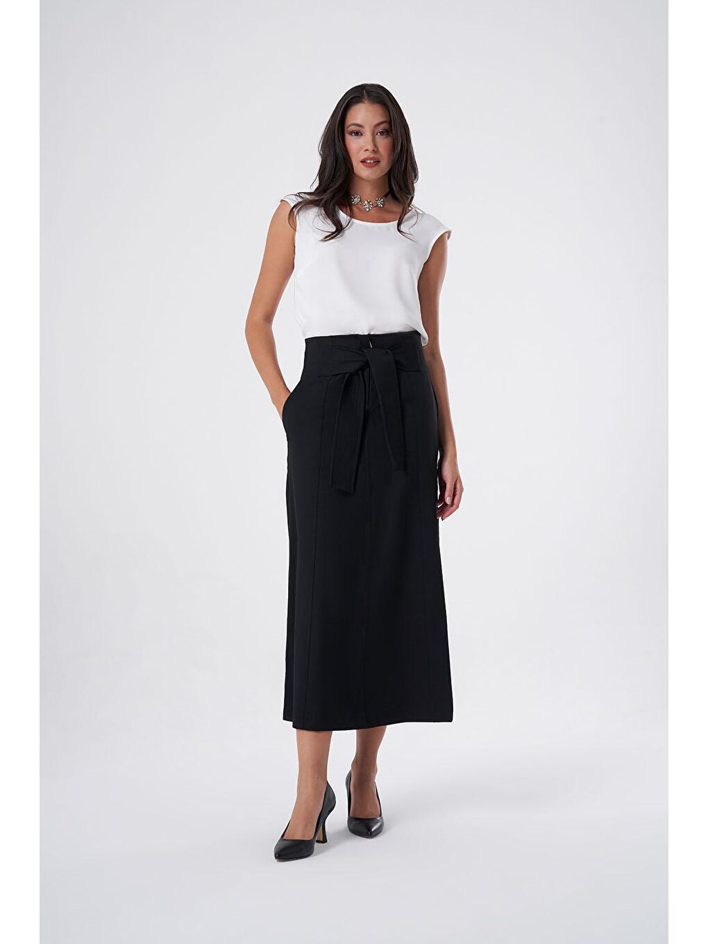 Önden Bağlamalı Siyah Etek-1