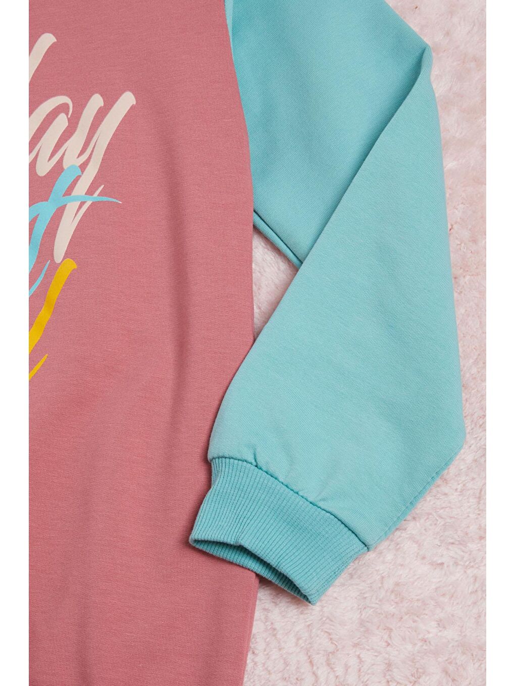 Pembe Gül Kurusu Kolları Renkli Yazı Baskılı Kız Çocuk Sweatshirt 16284-3