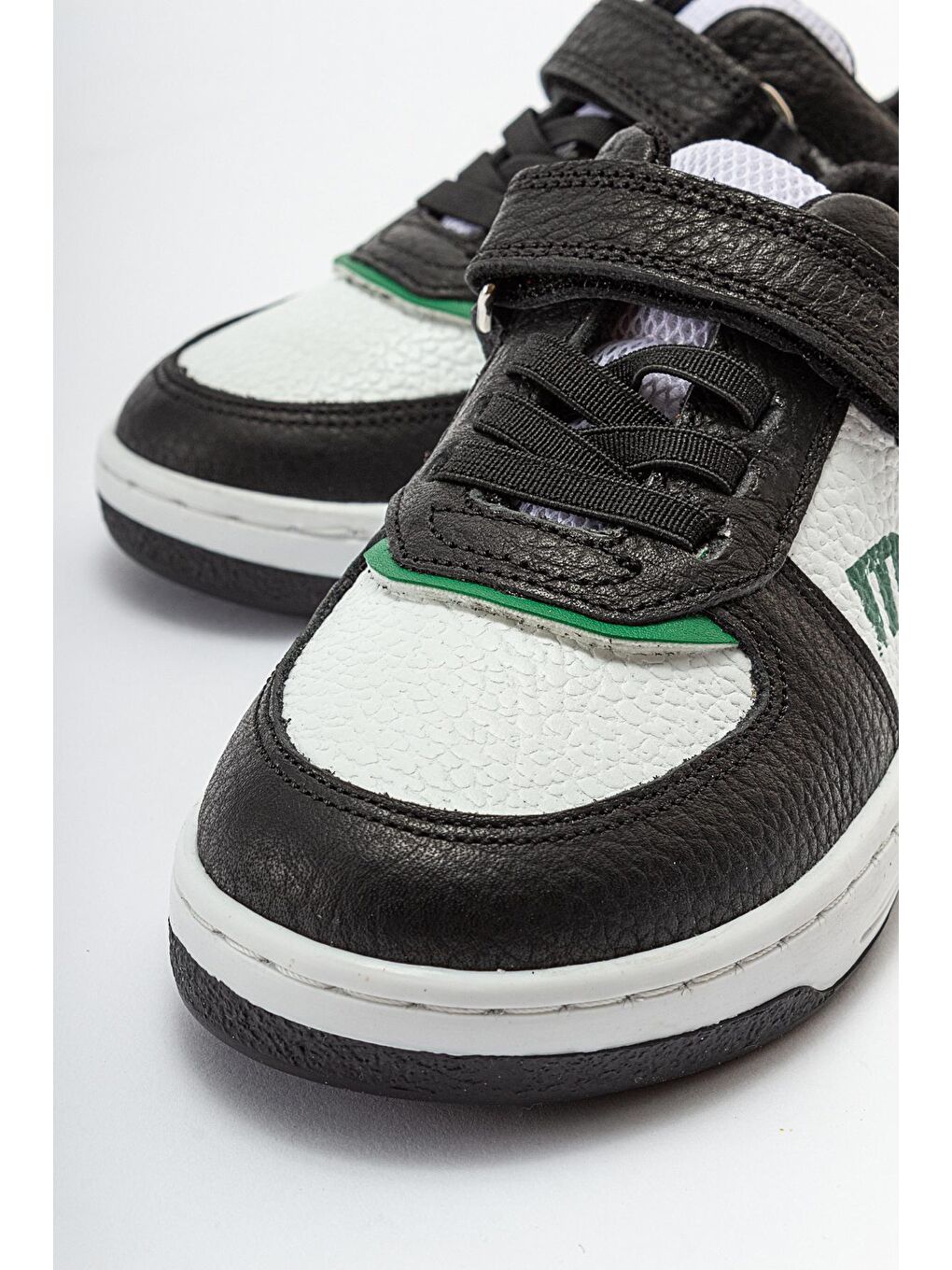 Erkek Çocuk Siyah-Beyaz Hakiki Deri Anatomik Günlük Ayakkabı-1