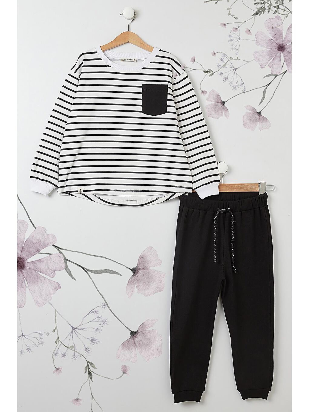 Çizgili Siyah Cep Detaylı Alt Üst Takım