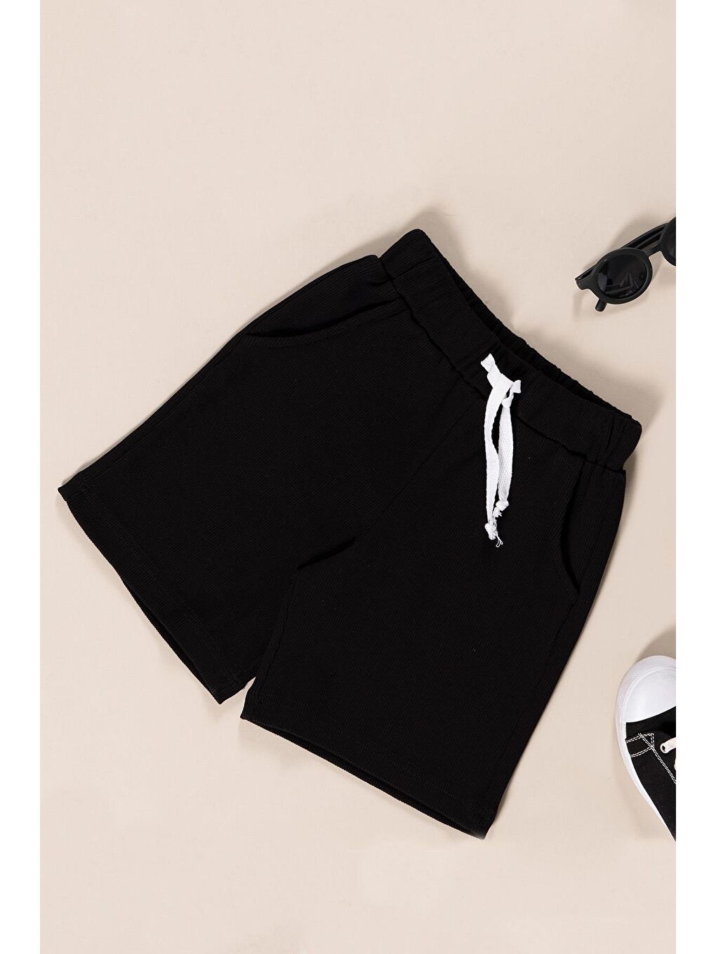 Geniş Etiket Detaylı Erkek Çocuk T-Shirt Şort Takım | Siyah Beyaz-1