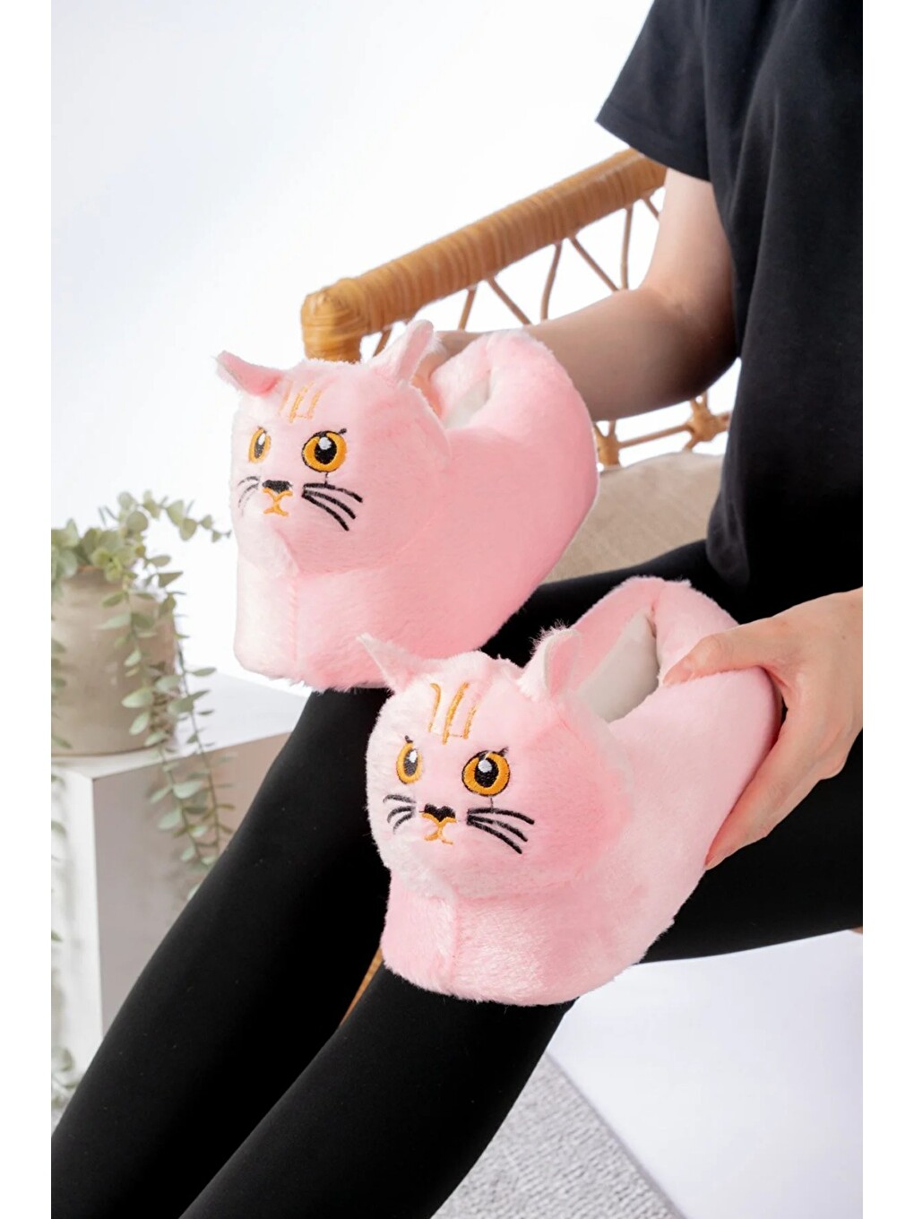 Pembe Kedi Figürlü Pelüş Panduf Ev Pandufu Unisex-2