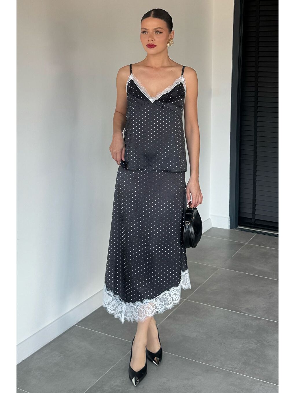 Siyah Kadın Puantiyeli Dantel Detaylı Saten Etek