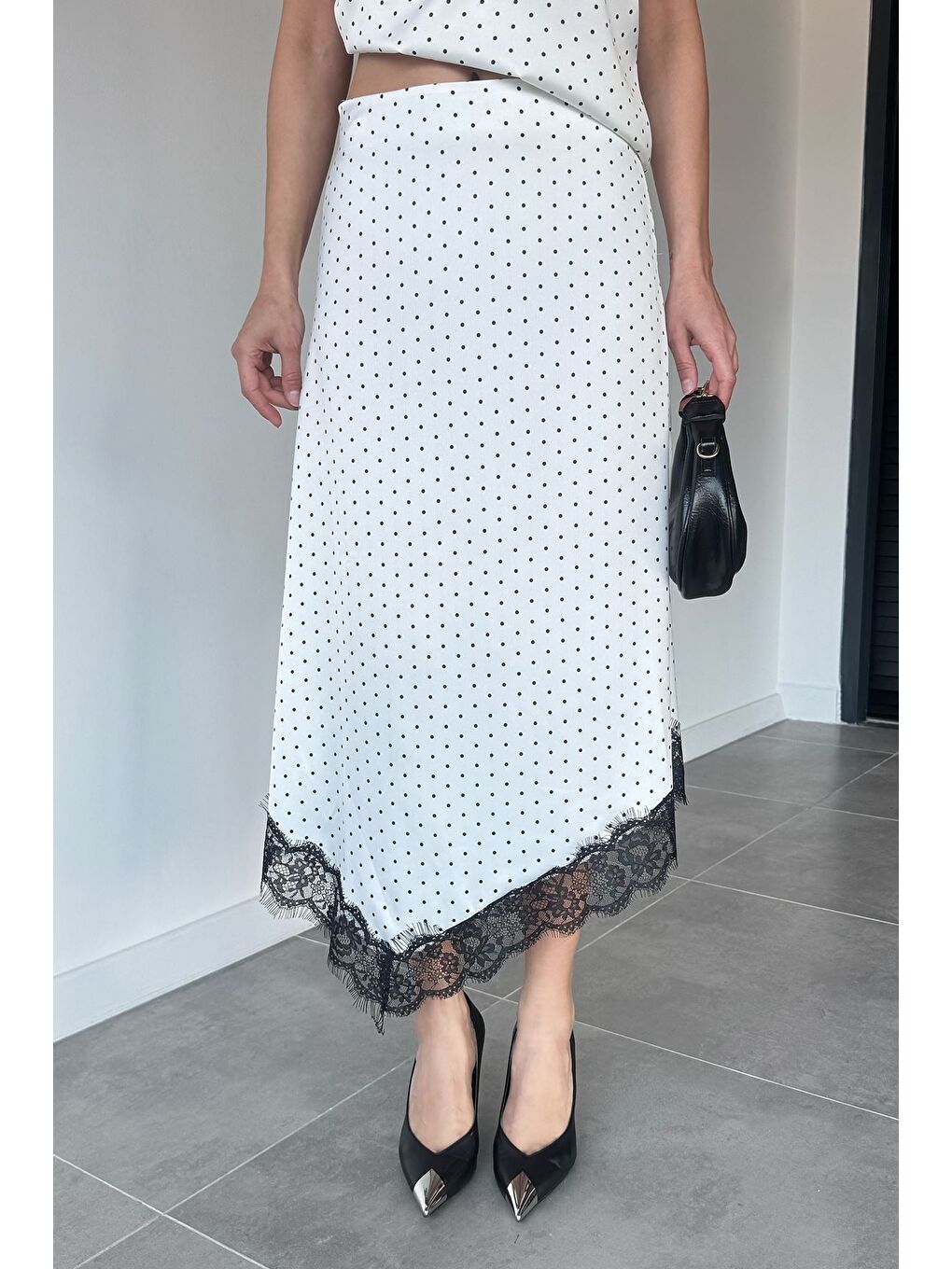 Ekru Kadın Puantiyeli Dantel Detaylı Saten Etek-1