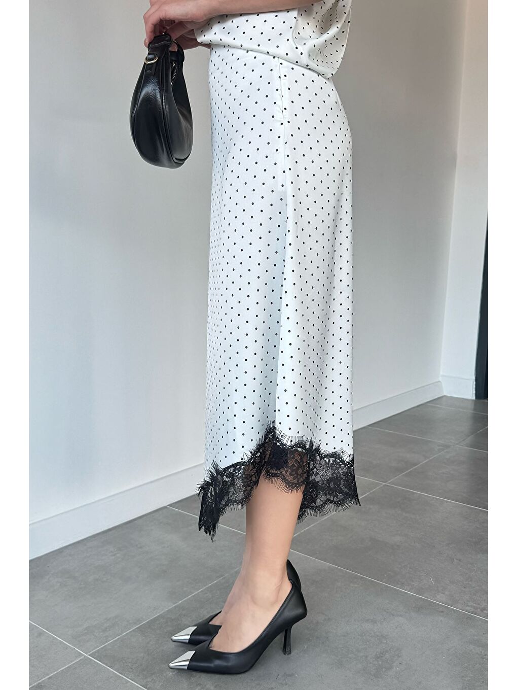 Ekru Kadın Puantiyeli Dantel Detaylı Saten Etek-3