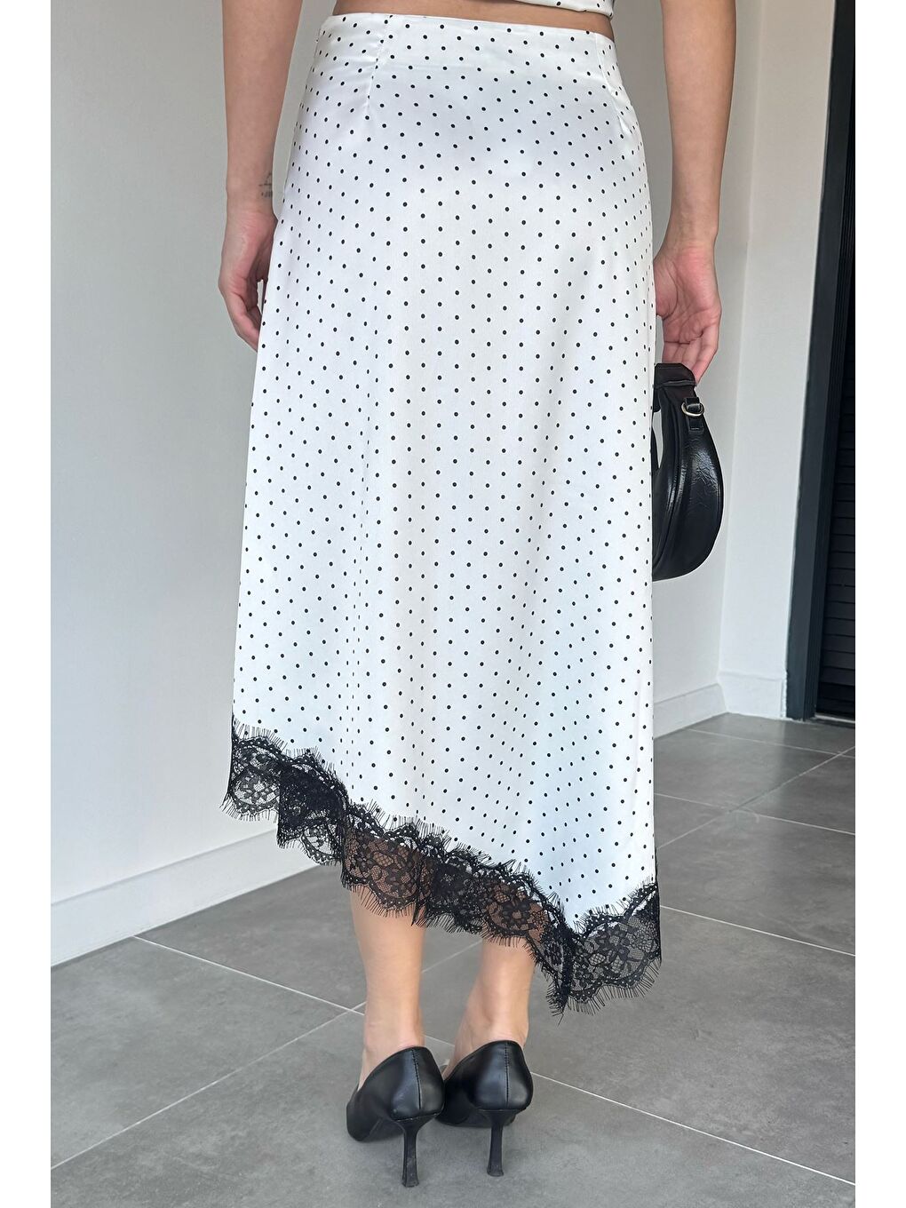 Ekru Kadın Puantiyeli Dantel Detaylı Saten Etek-4