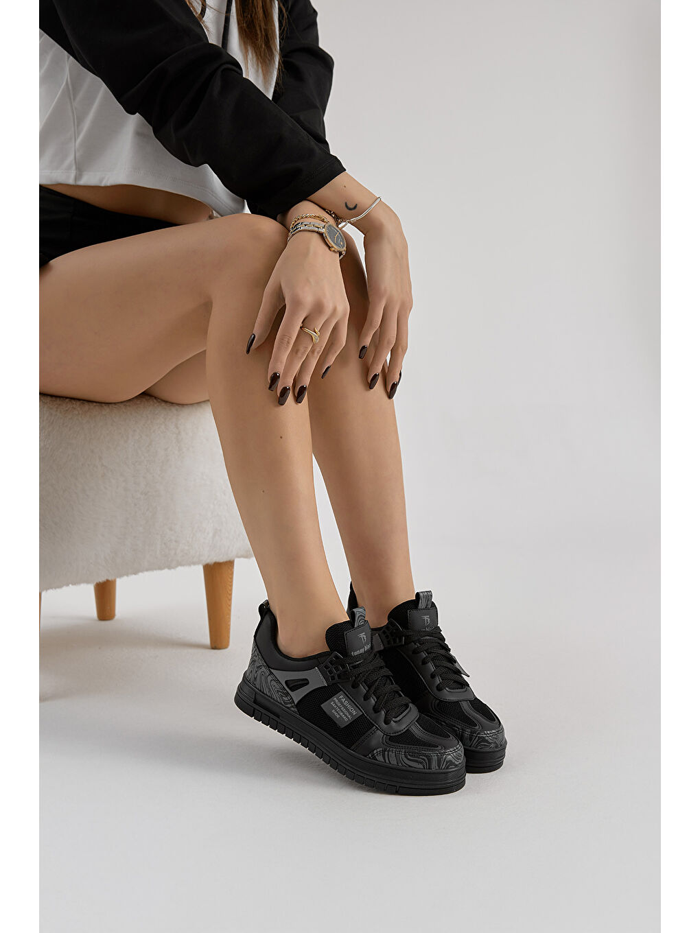 Unisex Siyah Termo Taban Desenli Fileli Bağcıklı Spor Ayakkabı-2