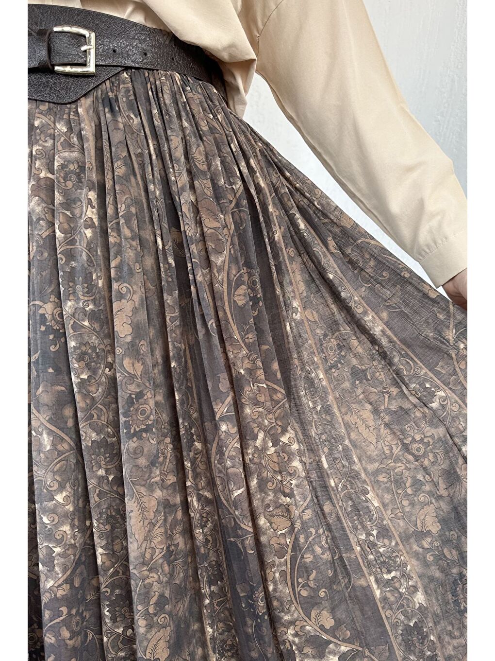 Kahverengi Perry Bel Lastikli Piliseli Desenli Tesettür Etek-4