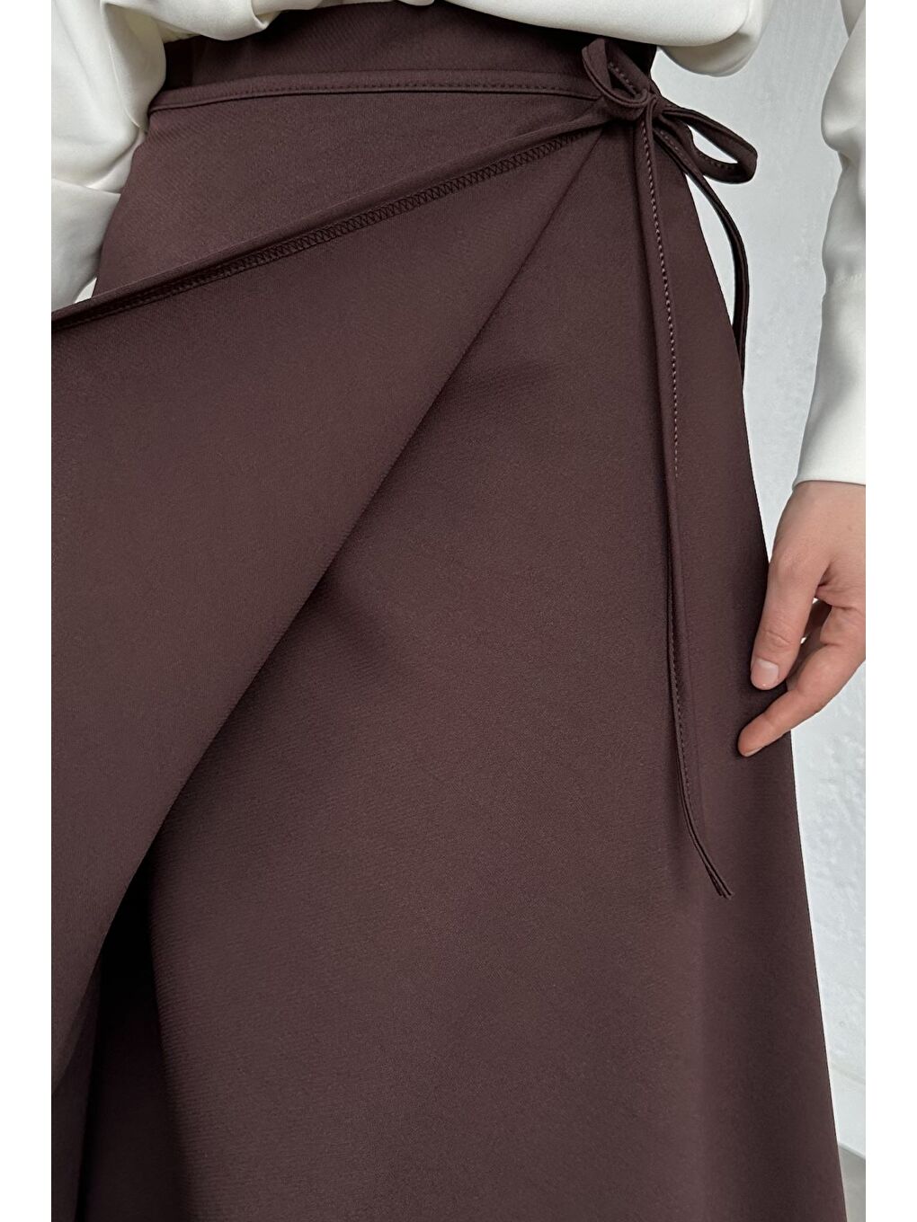 Kahverengi Yandan Bağlamalı Tesettür Etek-6