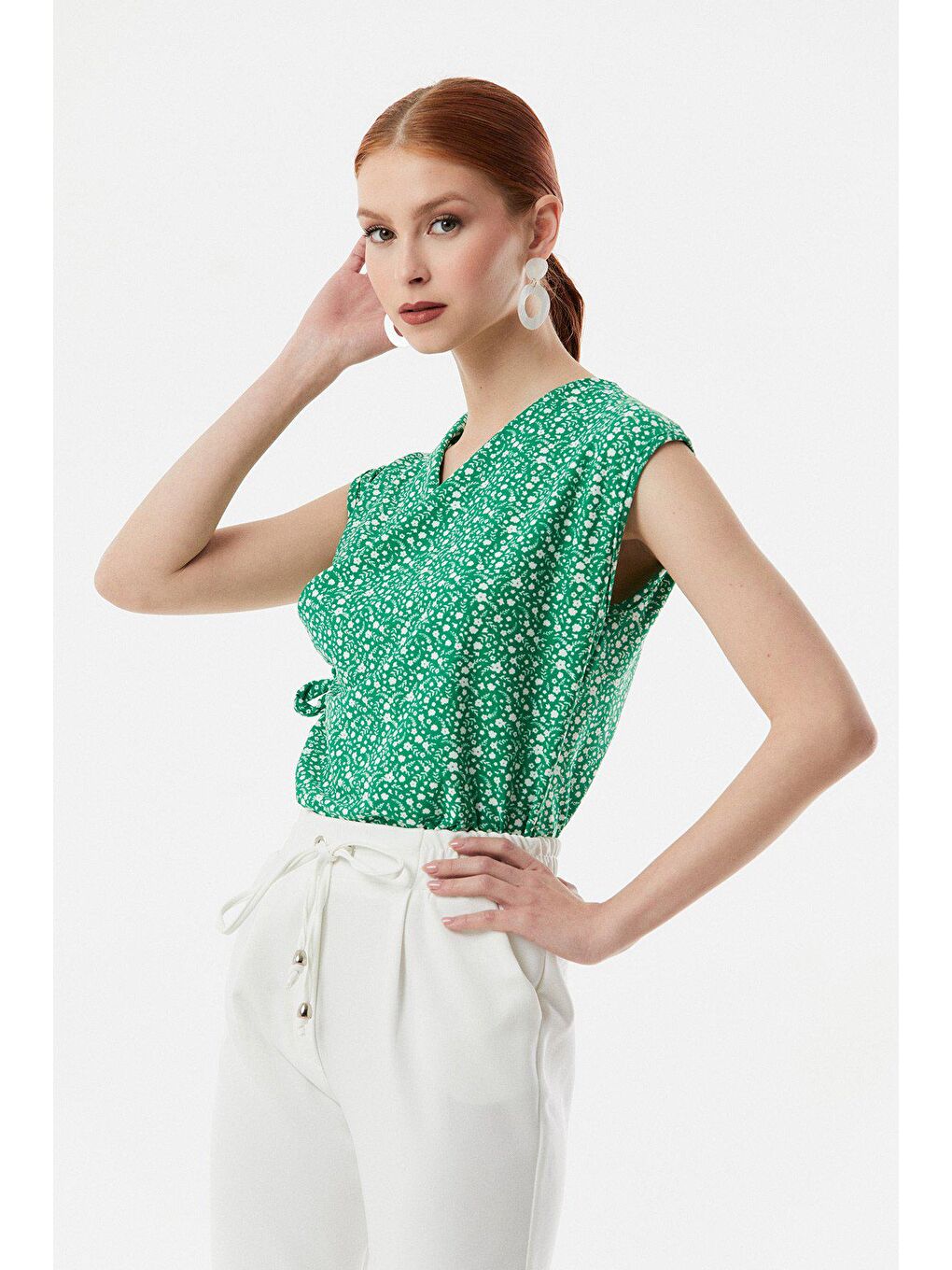 Yeşil Çiçek Desenli Kruvaze Yaka Yandan Bağlamalı Bluz-3