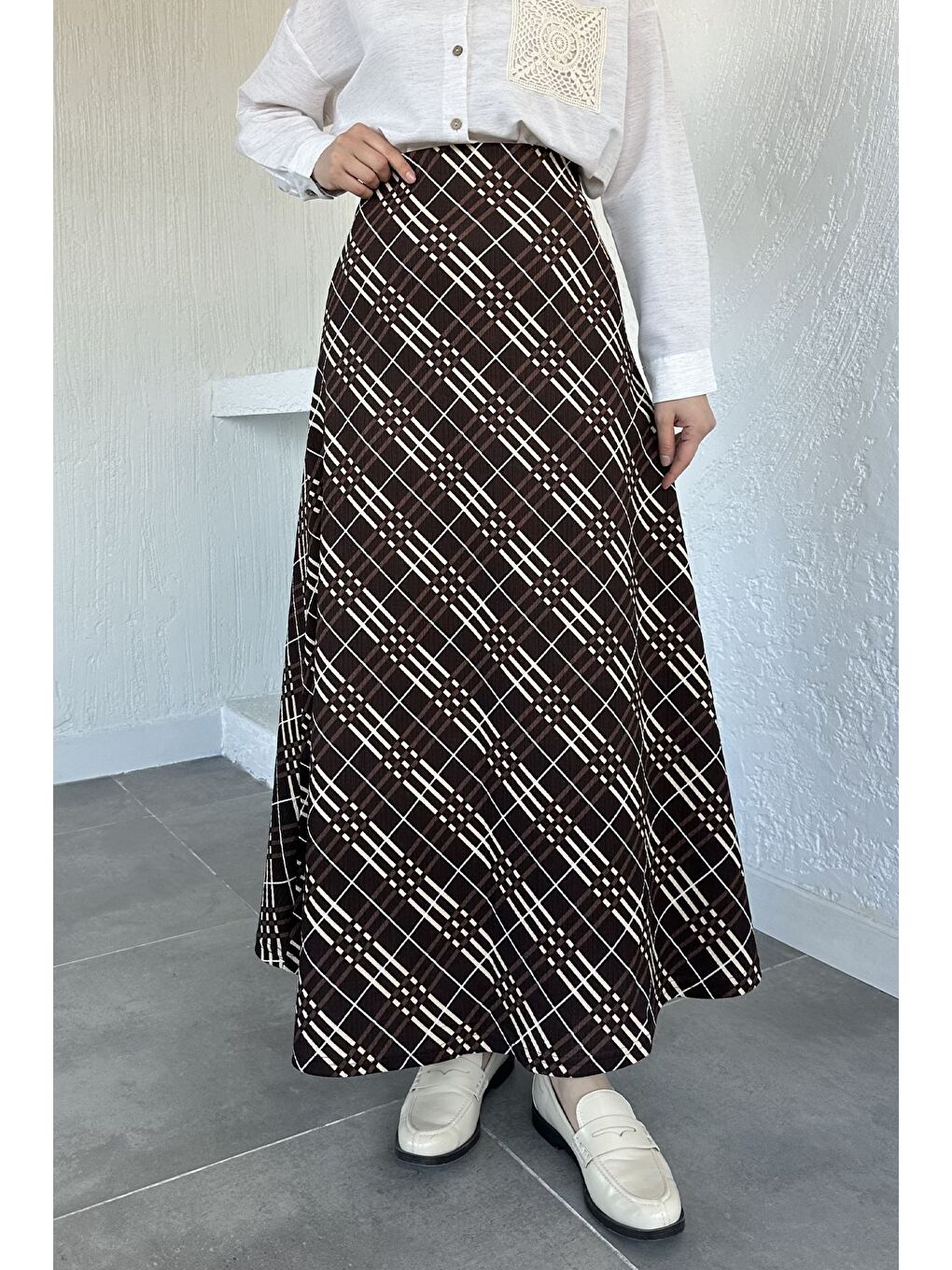 Kahverengi Bel Lastikli Ekose Desenli Tesettür Kiloş Etek-4