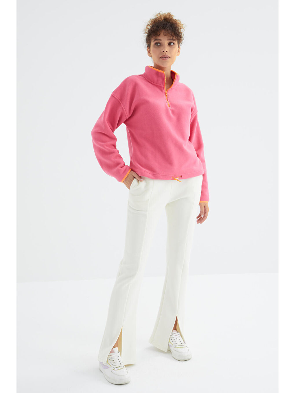 Ekru Yüksek Bel Ön Yırtmaç Detaylı Yan Cepli Rahat Form Kadın Eşofman Alt - 94625