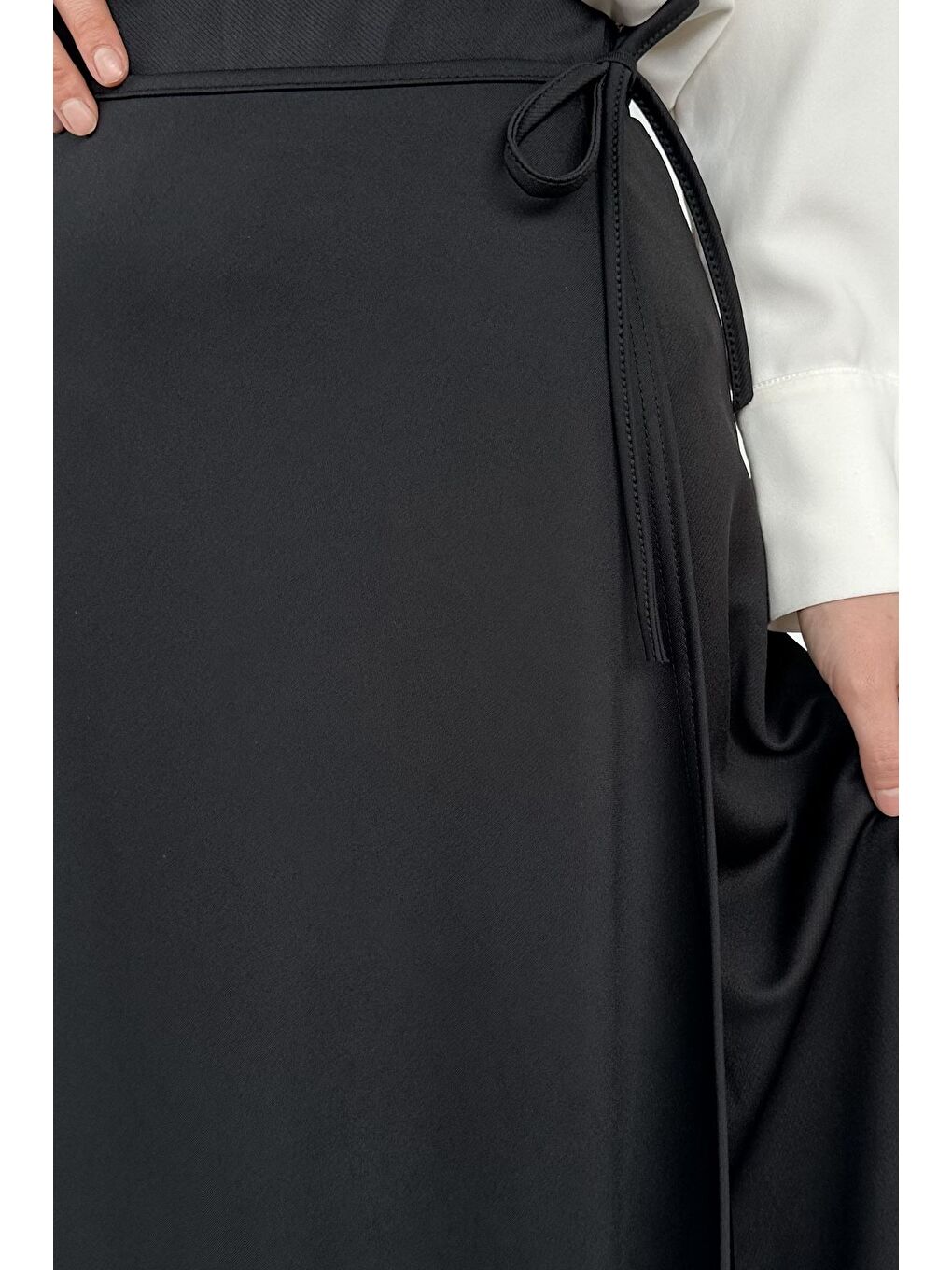 Siyah Yandan Bağlamalı Tesettür Etek-7